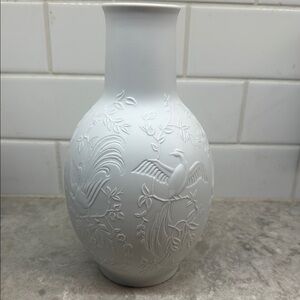 Vintage KAISER 296 Bisque Porcelain Bird of Paradise Embossed Vase W Germany